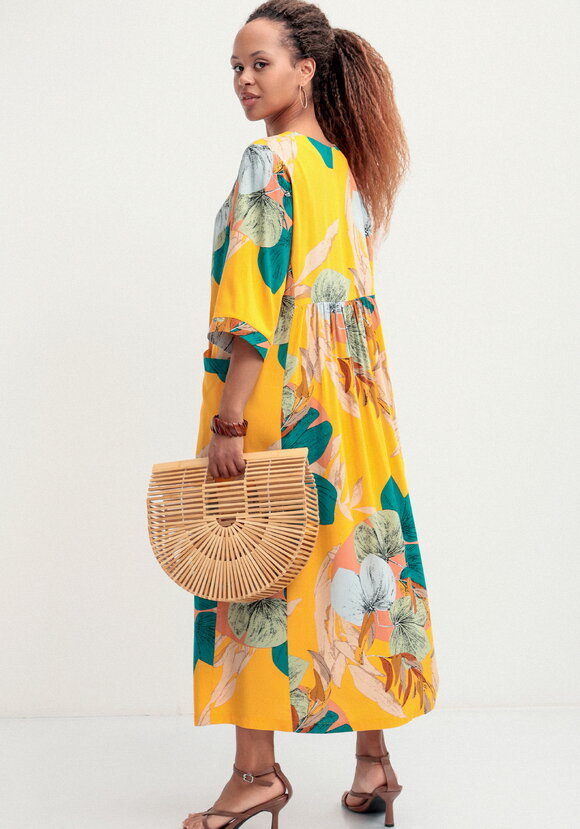 Платье из штапеля с тропическим принтом шир.  580, рис. 27