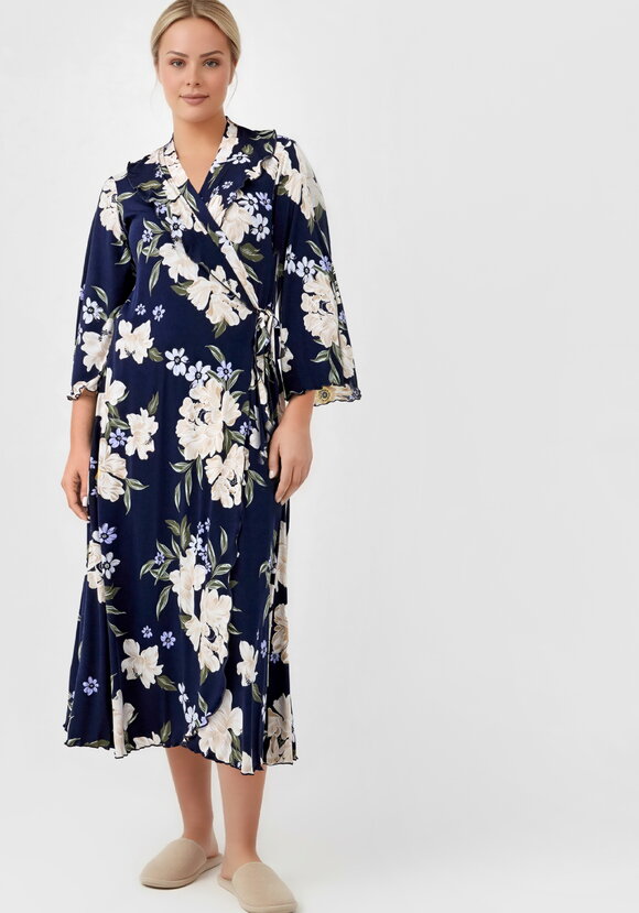 Халат на запах с цветами шир.  580, рис. 1