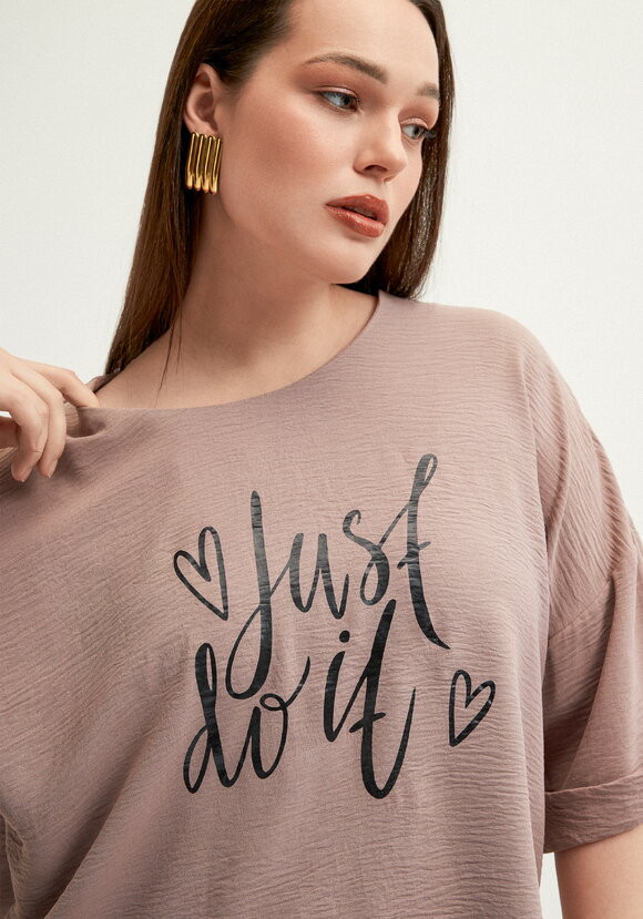 Костюм брючный с лаконичным принтом шир.  580, рис. 43