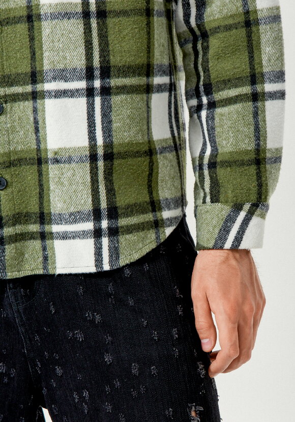 Рубашка в крупную клетку шир.  580, рис. 14