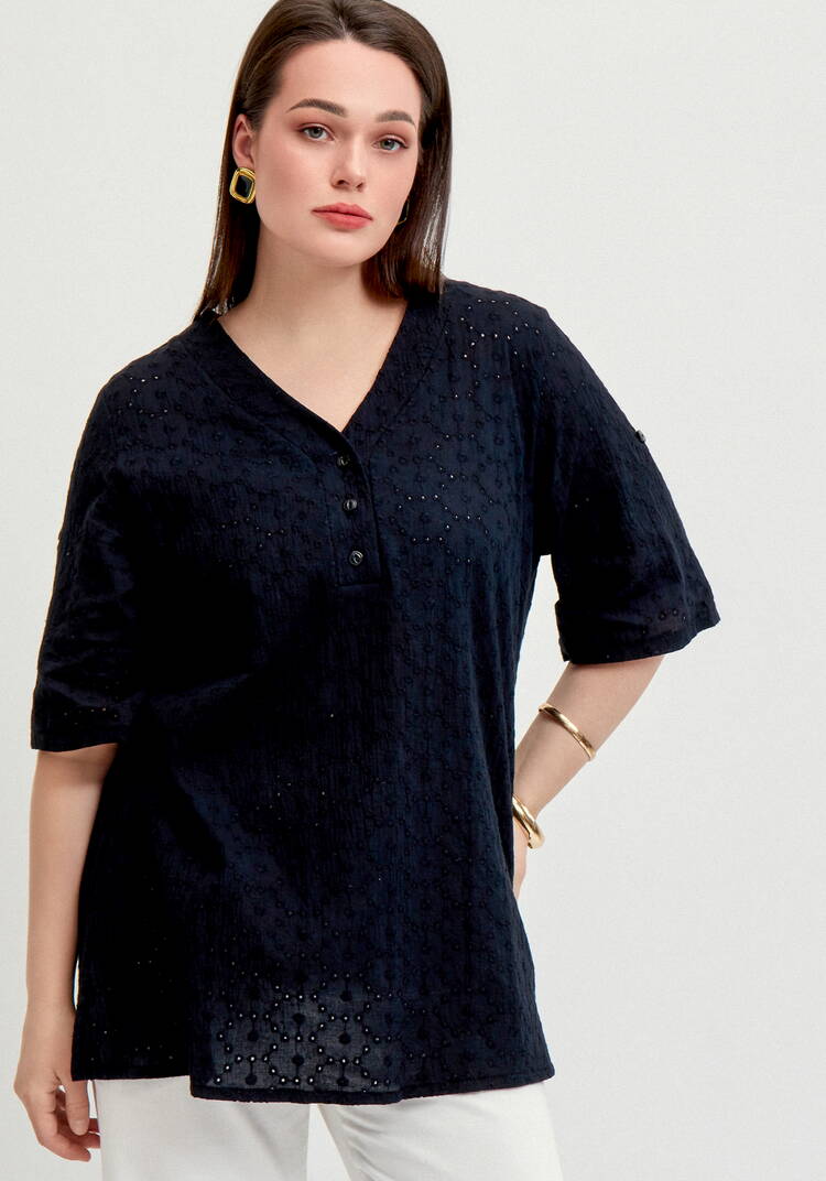 Блуза с V-образным вырезом из шитья шир.  750, рис. 18