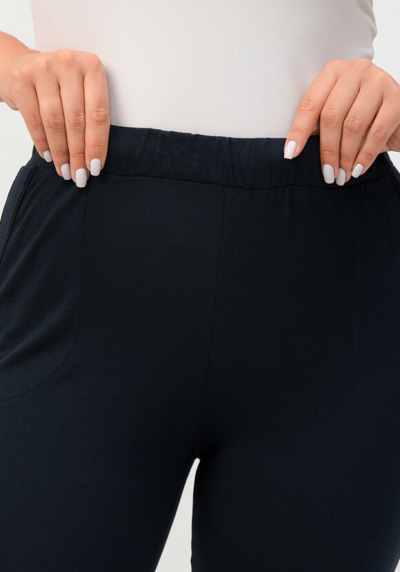 Костюм с принтом на футболке шир.  580, рис. 57