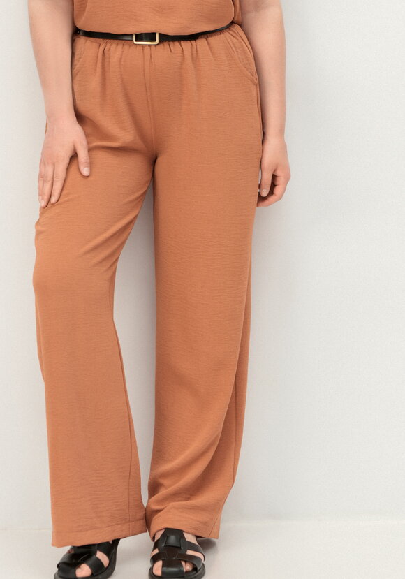 Брюки с карманами, свободного кроя шир.  580, рис. 37