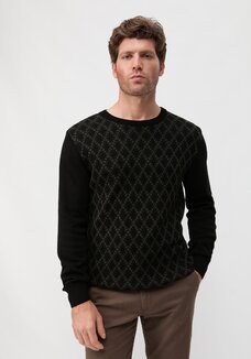 Джемпер в ромб с длинным рукавом