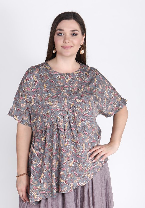 Блуза с принтом ПЕЙСЛИ и коротким рукавом шир.  580, рис. 2
