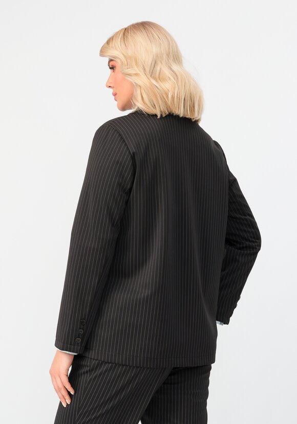 Пиджак однобортный в полоску шир.  580, рис. 32