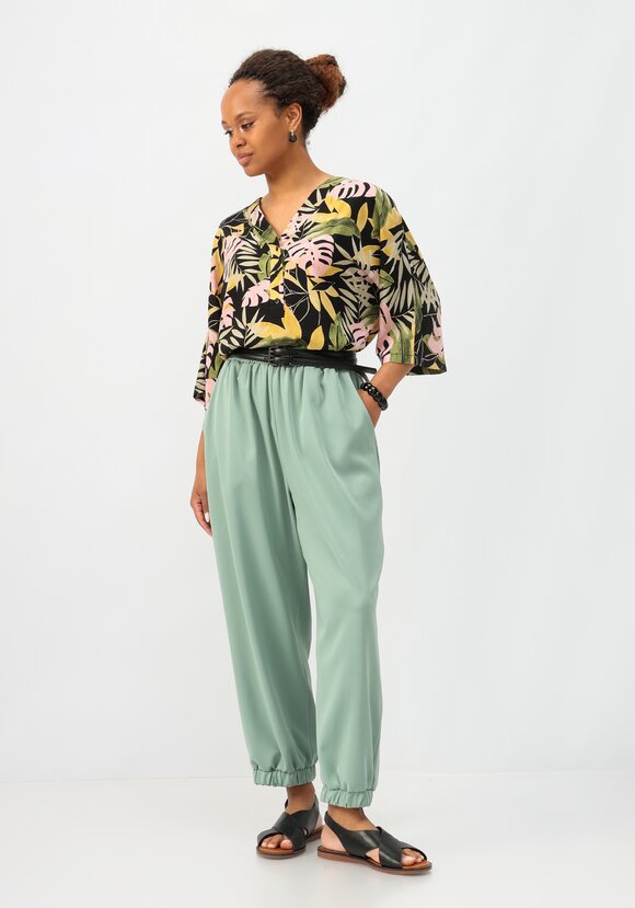 Брюки бананы на резинке с карманами шир.  580, рис. 39