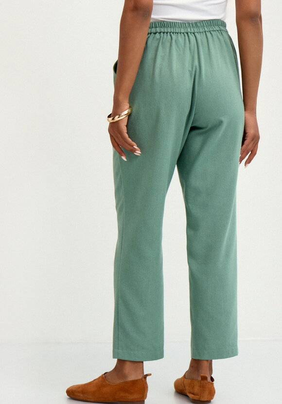 Брюки изо льна  прямые  с резинкой по поясу шир.  580, рис. 18