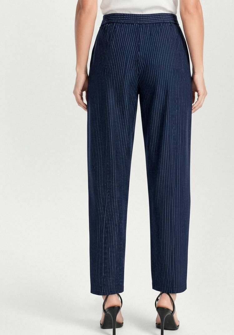 Костюм из жакета и брюк в полоску шир.  750, рис. 33