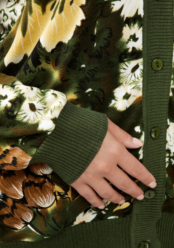 Кардиган с цветочным принтом на пyговицах шир.  580, рис. 12