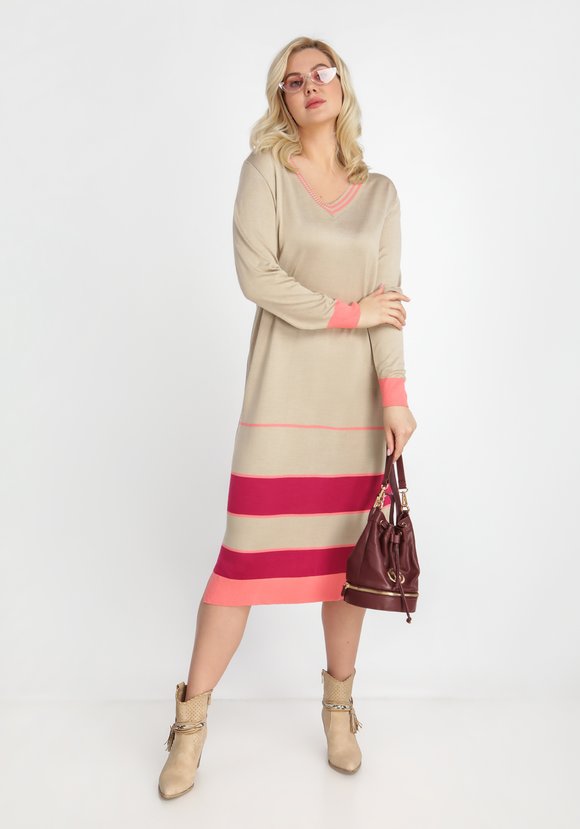 Платье с V-образным вырезом и полосками шир.  580, рис. 5