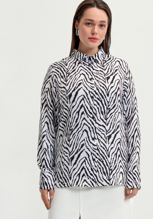 Блуза с анималистичным принтом на пуговицах шир.  580, рис. 12