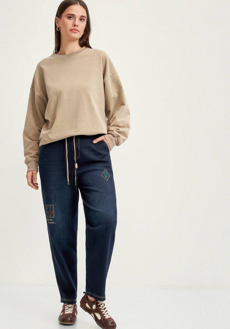 Брюки бананы с миниатюрной вышивкой шир.  750, рис. 9