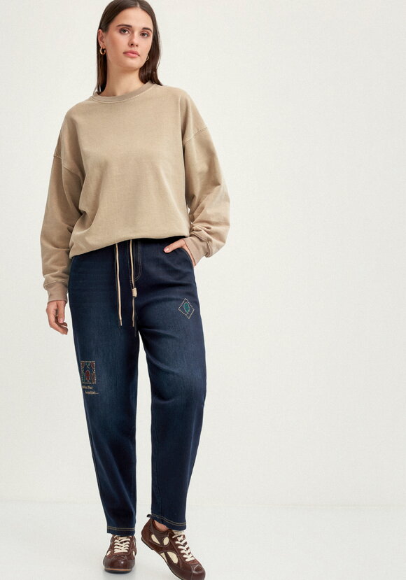 Брюки бананы с миниатюрной вышивкой шир.  580, рис. 9