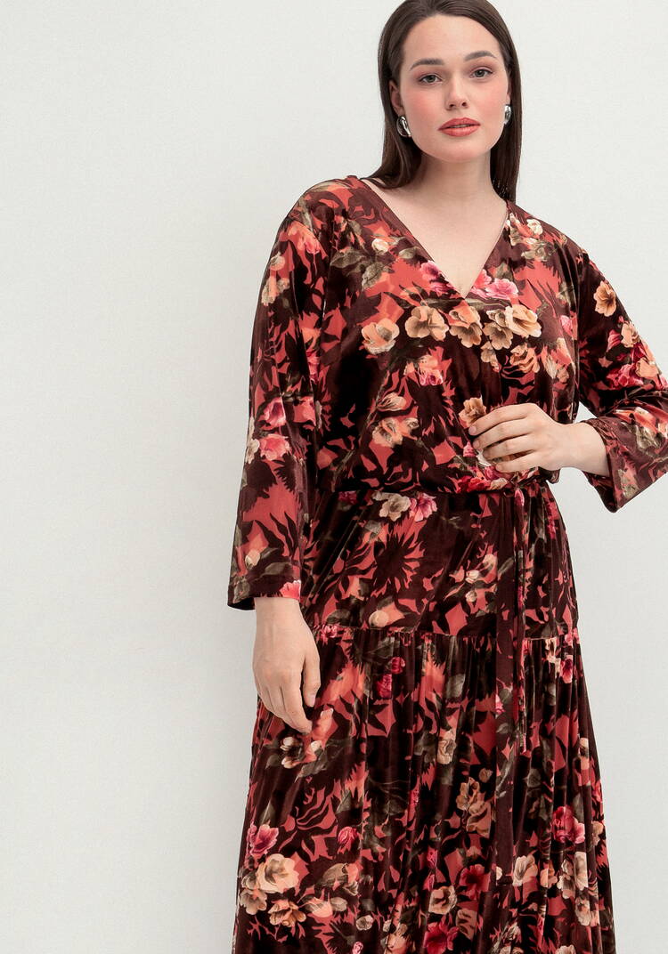 Платье с цветочным принтом на поясе шир.  750, рис. 14