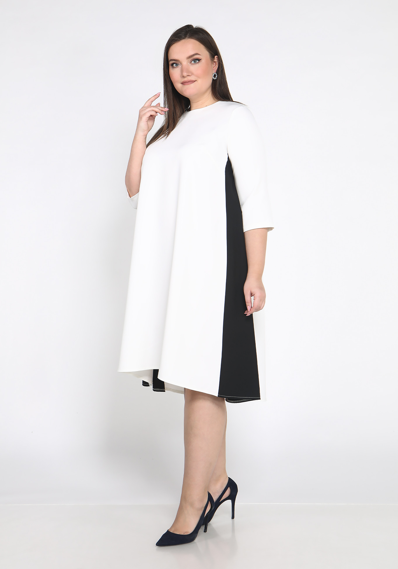 Платье двухцветное с рукавом 34 1499₽