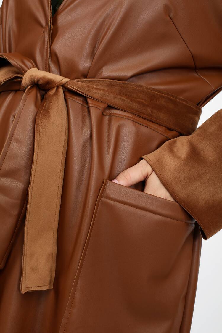 Плащ из экокожи на поясе шир.  750, рис. 8