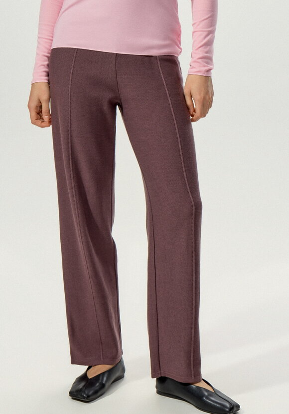 Брюки свободного кроя со стрелками шир.  580, рис. 4