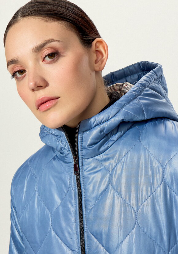 Куртка прямого кроя с капюшоном на молнии шир.  580, рис. 20