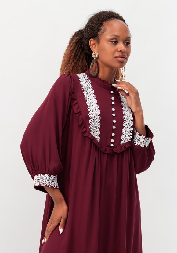 Платье с воротником-стойкой и кружевом шир.  580, рис. 10