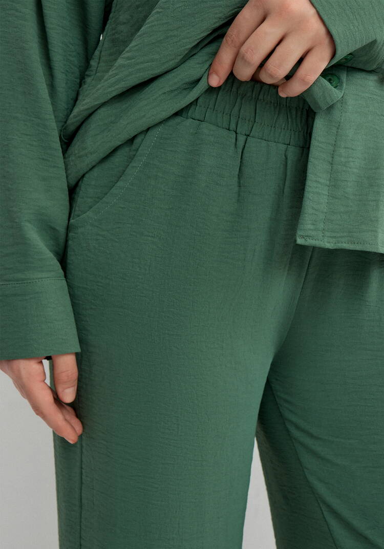 Брюки свободного кроя с боковыми карманами шир.  750, рис. 18