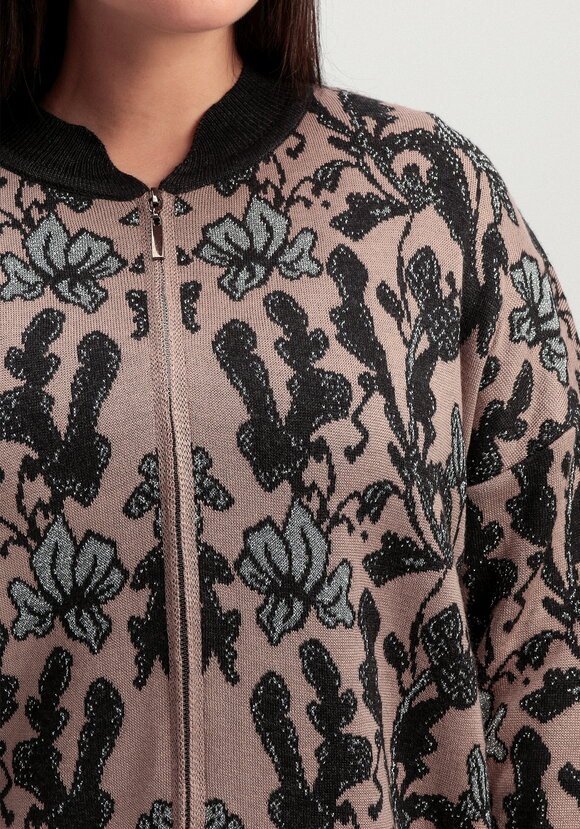 Бомбер с метанитью и цветочным орнаментом шир.  580, рис. 6