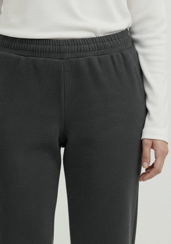 Брюки из микровельвета с начёсом шир.  580, рис. 21