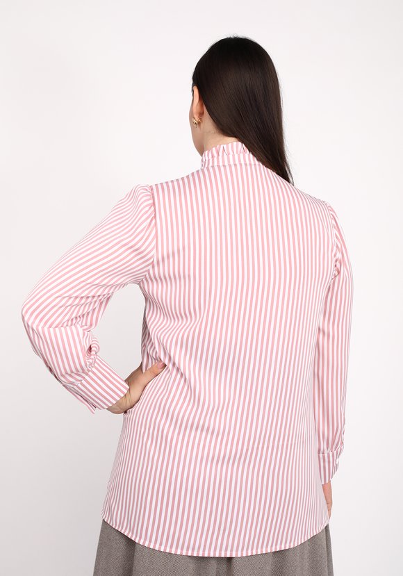 Блуза с эффектным воротником-стойка шир.  580, рис. 10