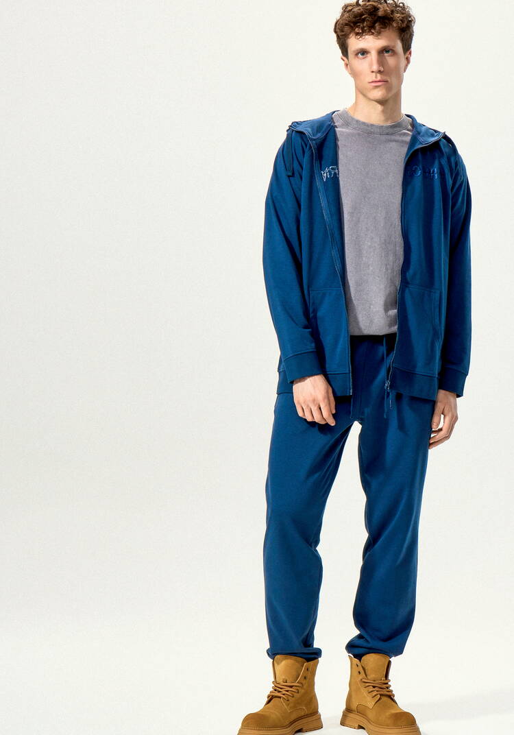 Толстовка с вышивкой и капюшоном шир.  750, рис. 32