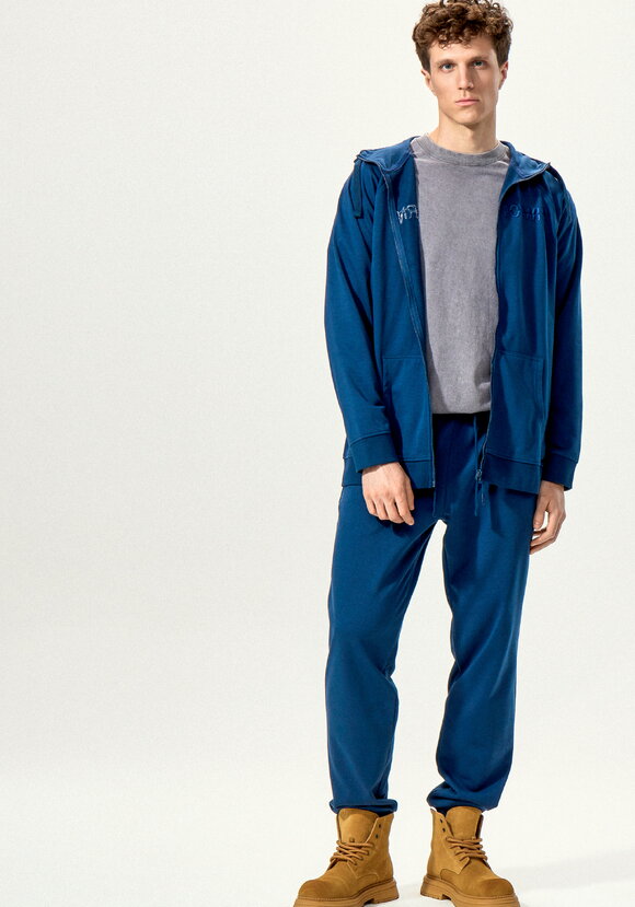 Толстовка с вышивкой и капюшоном шир.  580, рис. 32