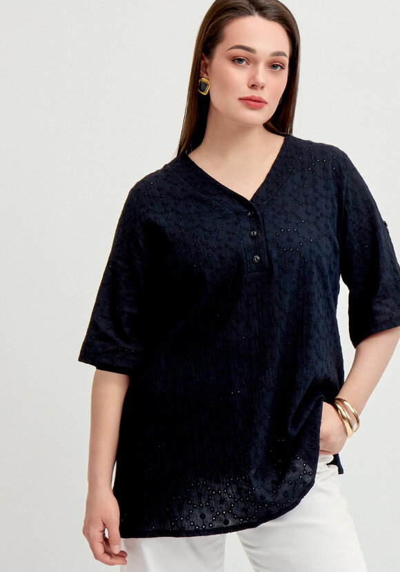 Блуза с V-образным вырезом из шитья шир.  580, рис. 25