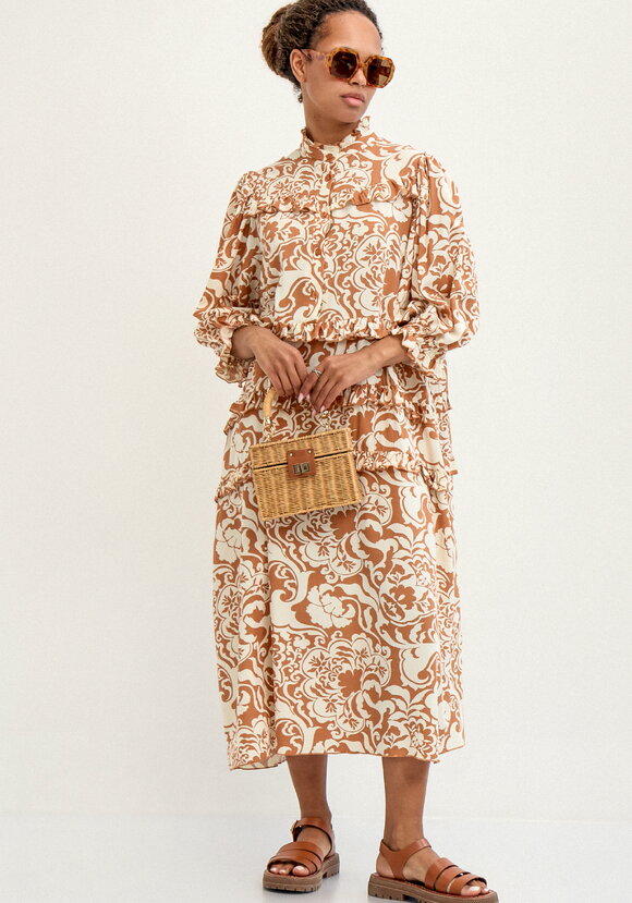 Платье с ярусами и обьёмным рукавом шир.  580, рис. 1