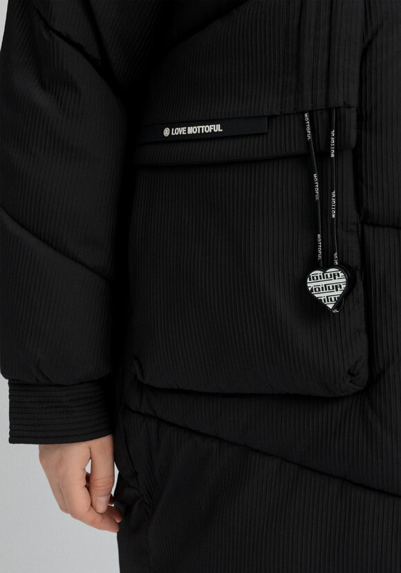 Пуховик с капюшоном и объемными карманами шир.  580, рис. 7