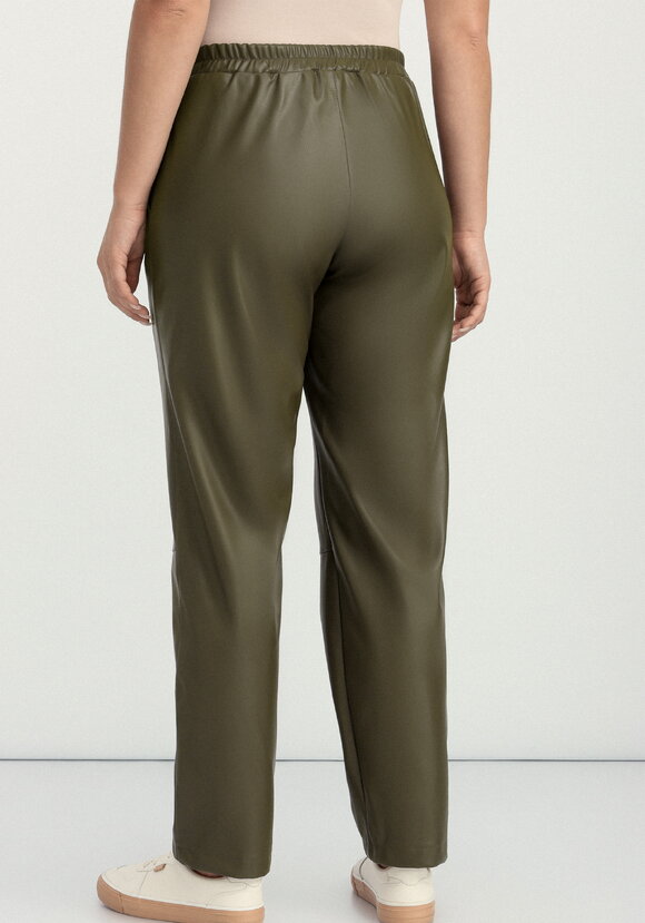 Брюки из экокожи прямые на резинке шир.  580, рис. 8