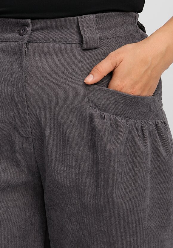 Брюки-бананы с манжетами по низу шир.  580, рис. 21