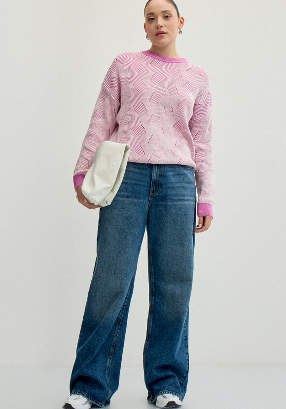 Джемпер с фактурным орнаментом шир.  580, рис. 33