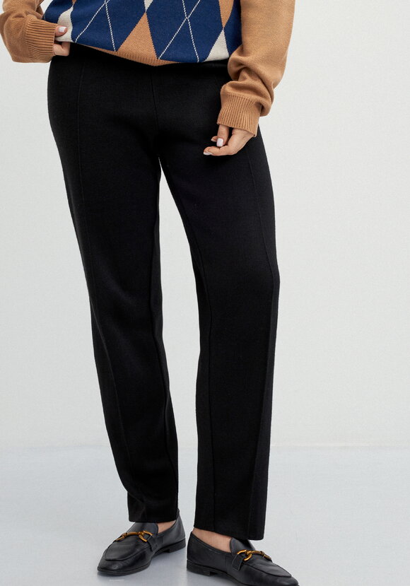 Брюки прямые зауженные книзу на резинке шир.  580, рис. 8