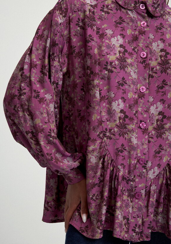 Блуза со сборкой в рельефах шир.  580, рис. 6