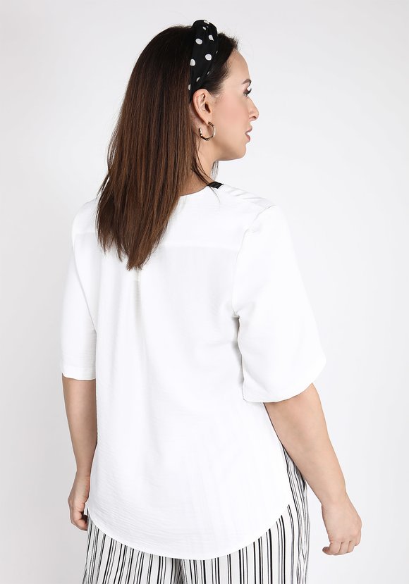 Блуза с коротким рукавом и отделкой на вороте шир.  580, рис. 6