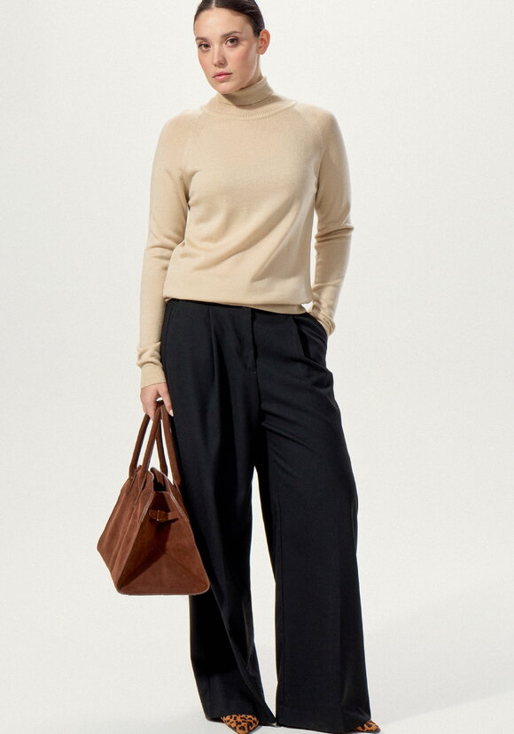 Джемпер с высоким воротником шир.  580, рис. 1