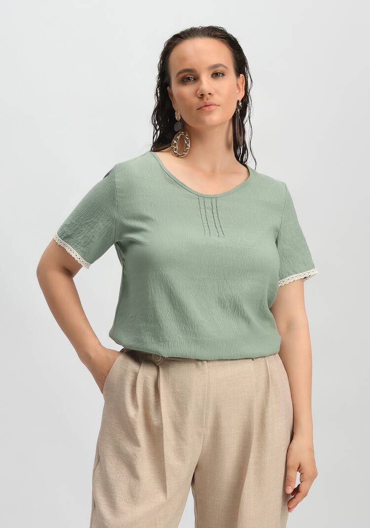 Футболка с кружевными вставками на рукавах шир.  750, рис. 7