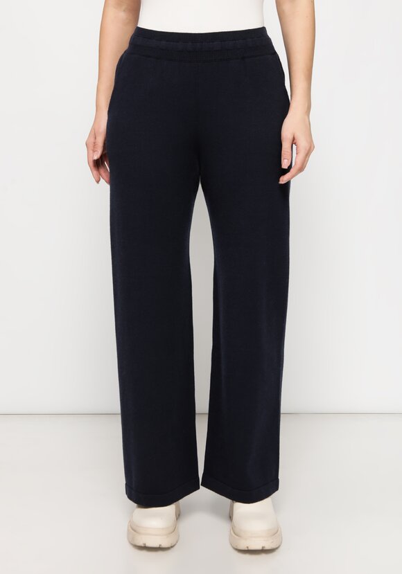 Брюки на резинке с вязаными карманами шир.  580, рис. 10