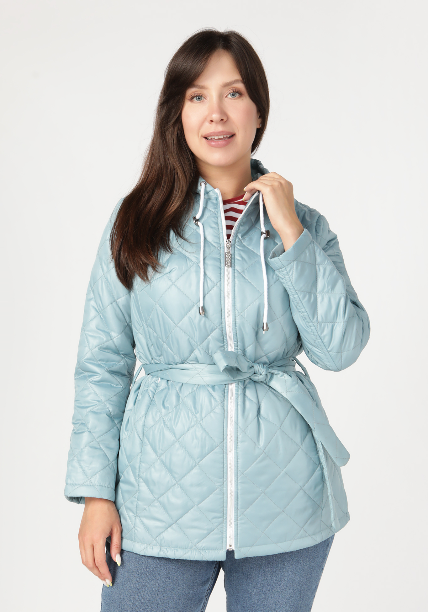 Куртка на молнии с капюшоном однотонная