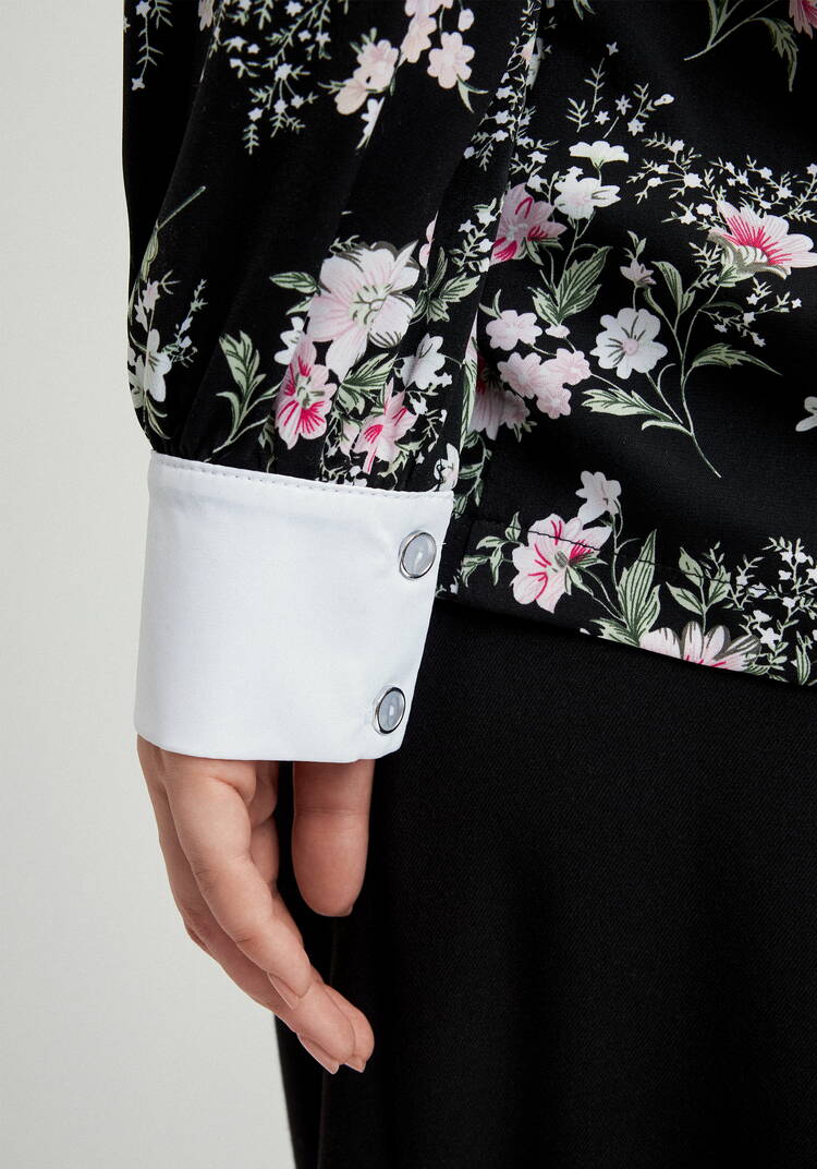 Блуза с контрастным воротникoм шир.  750, рис. 14