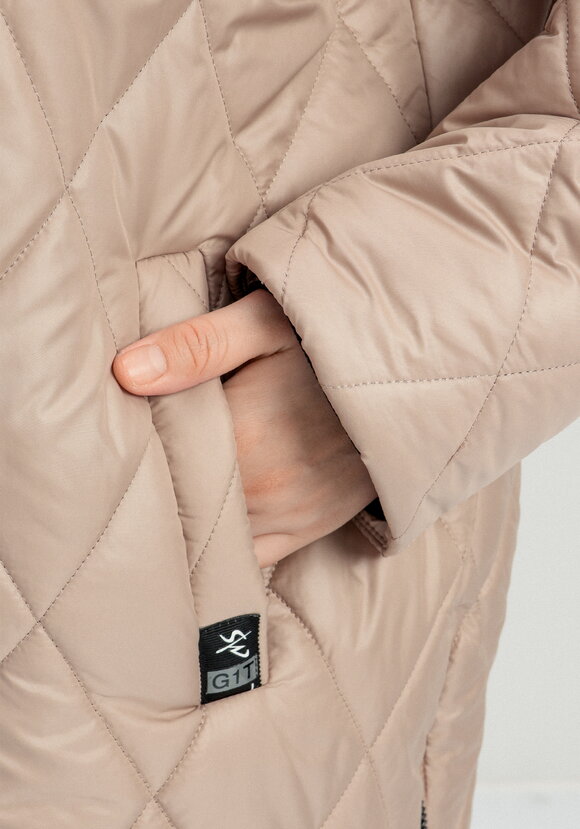 Куртка на молнии со стежкой ромбами шир.  580, рис. 47