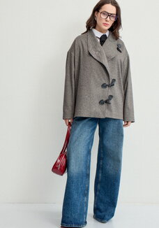 Пиджак с асимметричной застёжкой