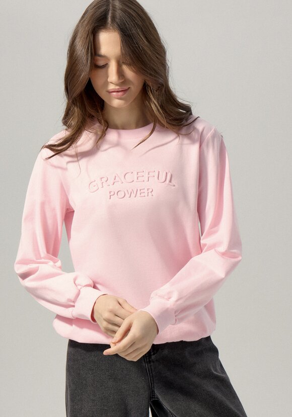 Свитшот с объемным принтом на груди шир.  580, рис. 6