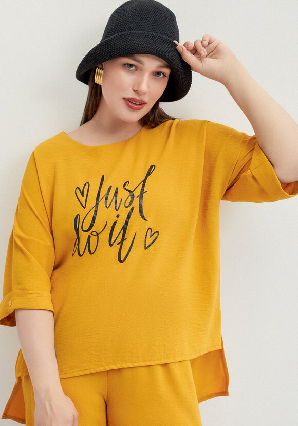 Костюм брючный с лаконичным принтом шир.  580, рис. 21