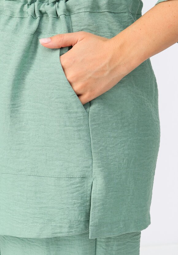 Кардиган на пуговицах с кулиской по талии шир.  580, рис. 17