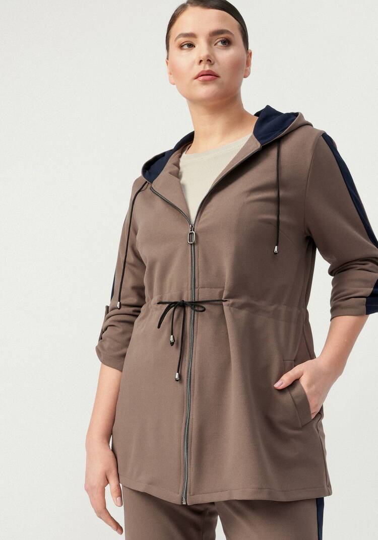 Костюм спортивный (брюки и ветровка) шир.  750, рис. 36